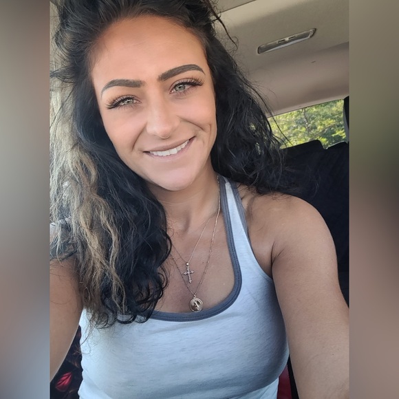 Meet your Posher, Jessica - Picture 5 of 5